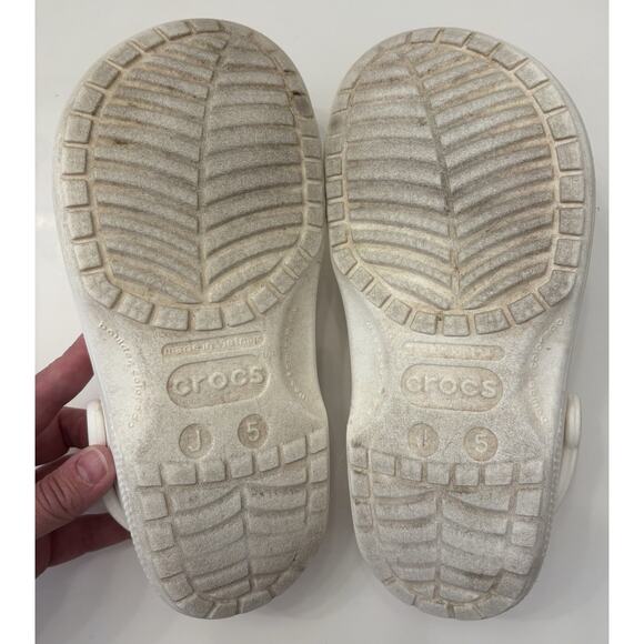 Crocs White Classic Clog Size Junior 5 - Picture 10 of 10